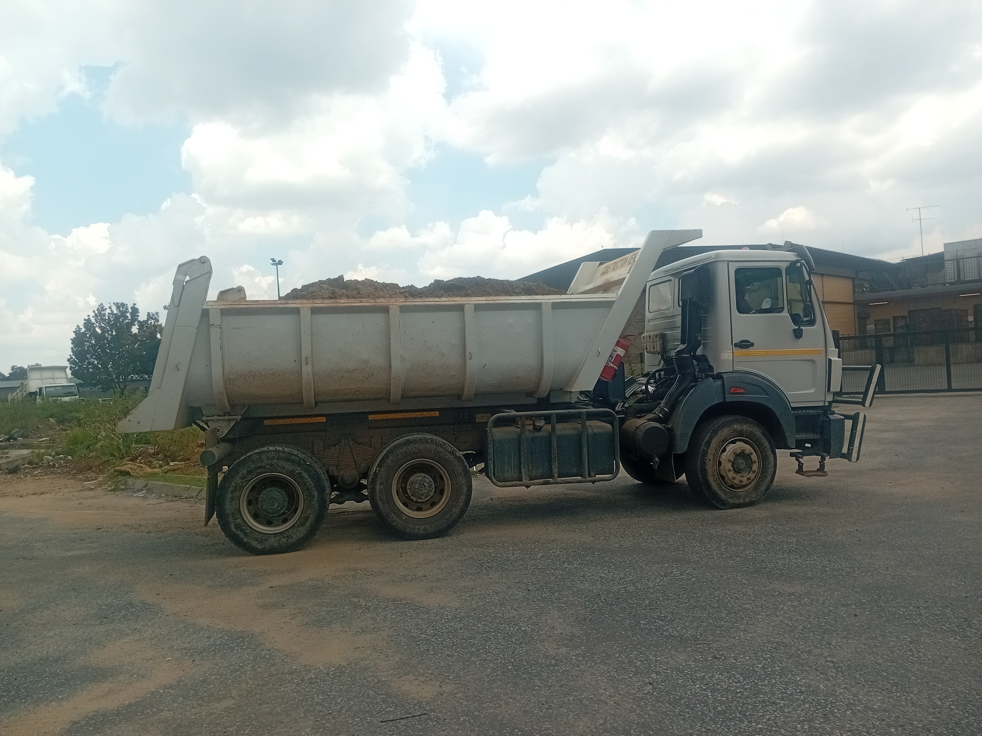 10 cubic truck full loaded with rubbles