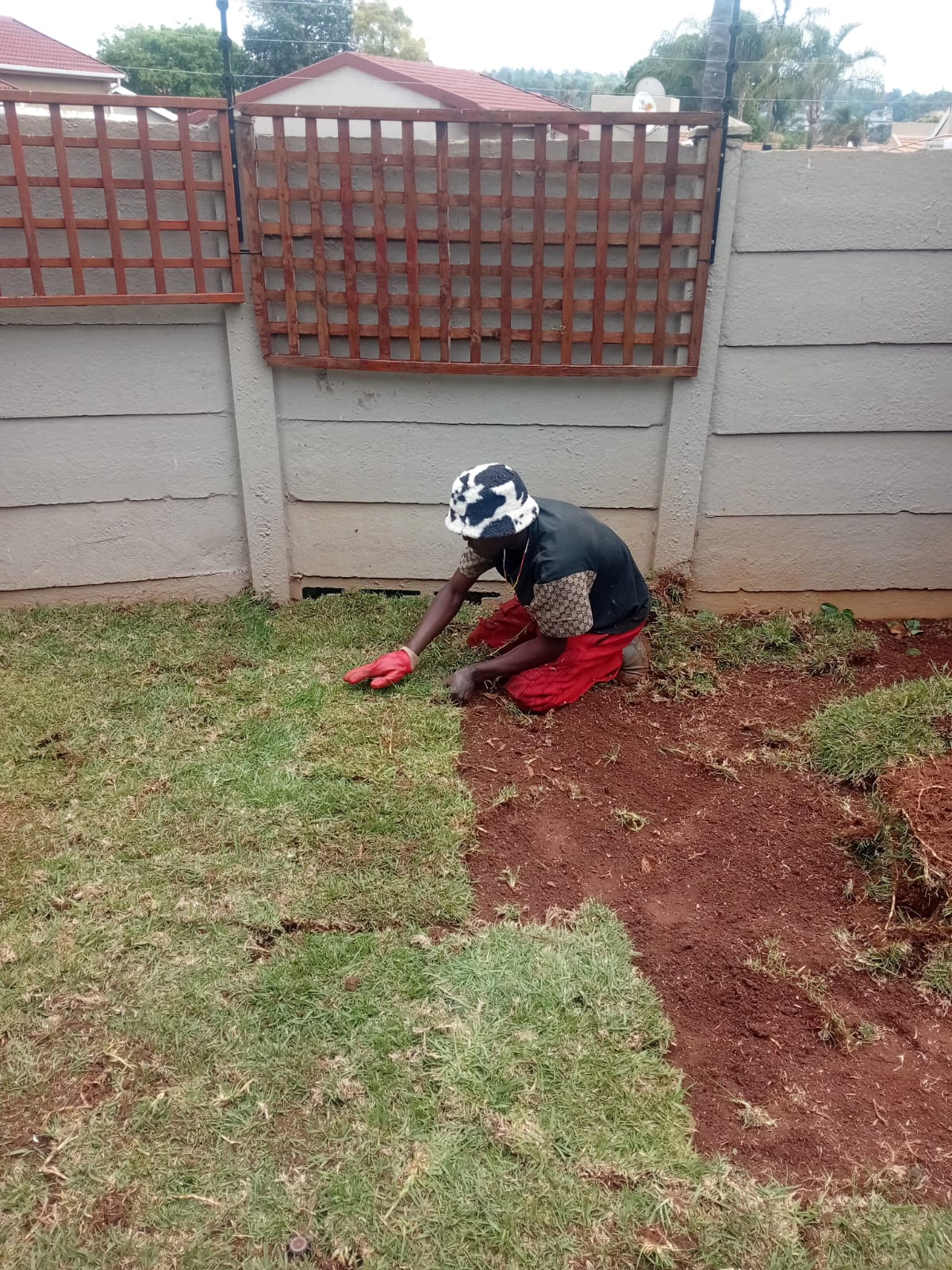 lawn laying in Roodepoort